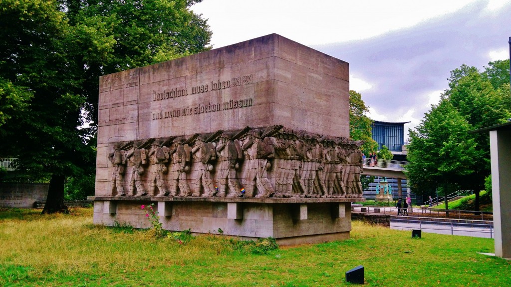Foto: Kriegerdenkmal am Dammtordamm - Hamburg (Hamburg City), Alemania