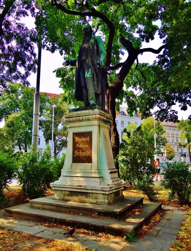 Foto: Friedrich-von-Schmidt-Denkmal - Wien (Vienna), Austria