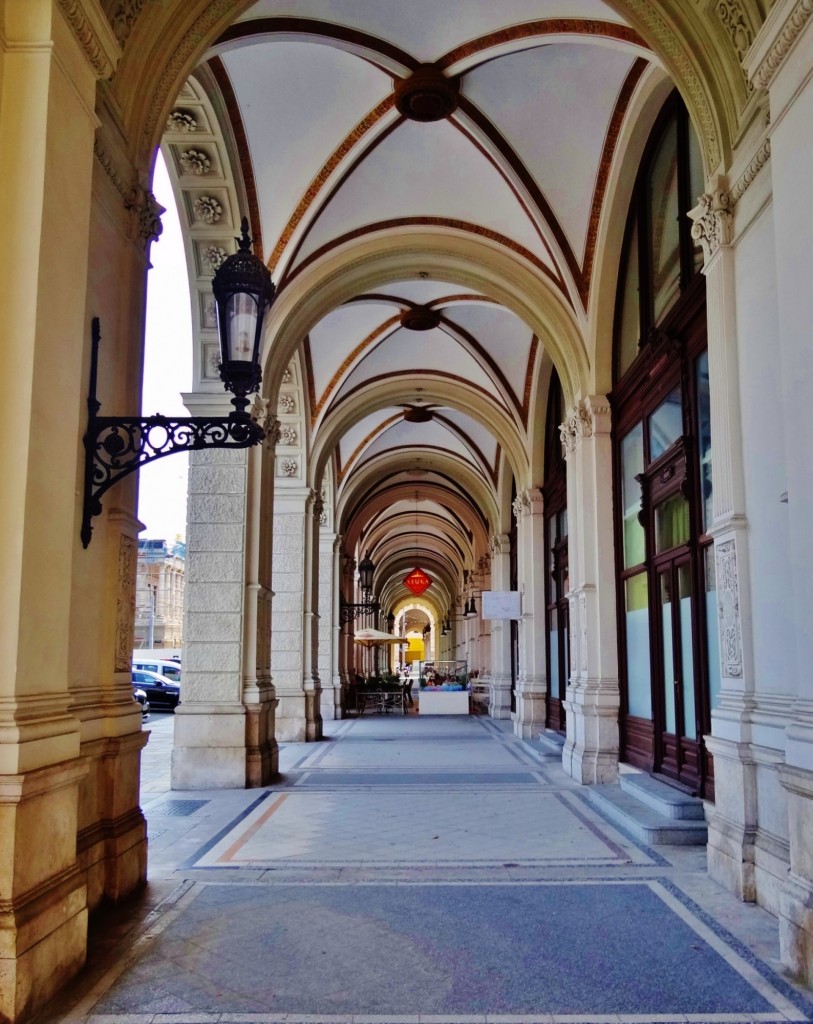 Foto: Lichtenfelsgasse - Rathausplatz - Wien (Vienna), Austria