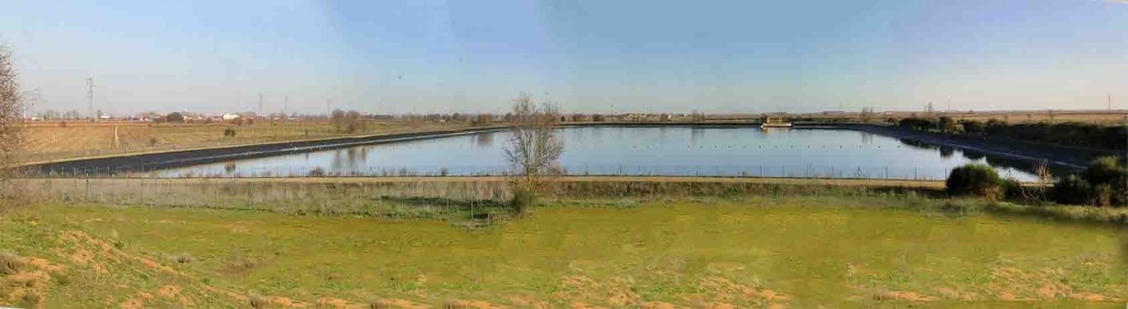 Foto: Panorámica del embalse - Santa Cristina del Páramo (Castilla y León), España