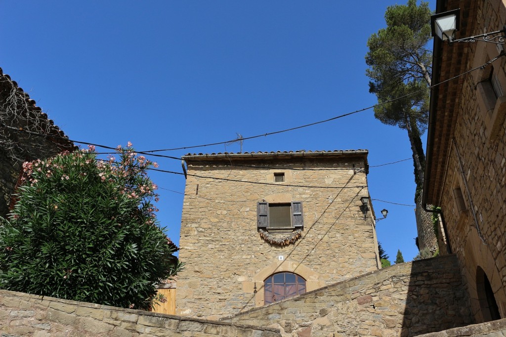 Foto: Pueblo medieval - Talamanca (Barcelona), España