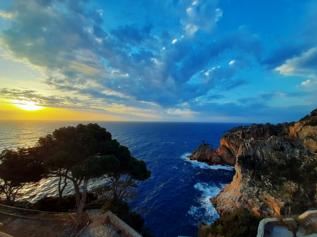 Foto: Amanecer - Begur (Girona), España