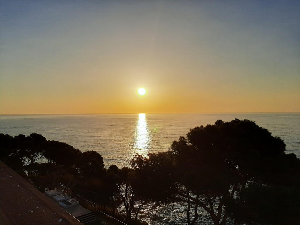 Foto: Amanecer - Begur (Girona), España