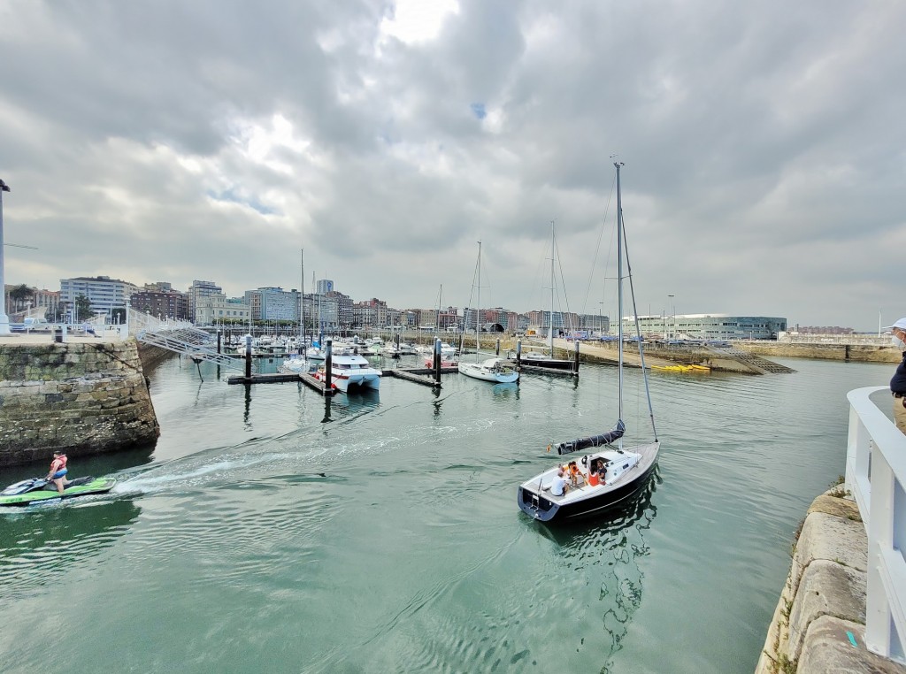 Foto: Puerto - Gijón (Asturias), España