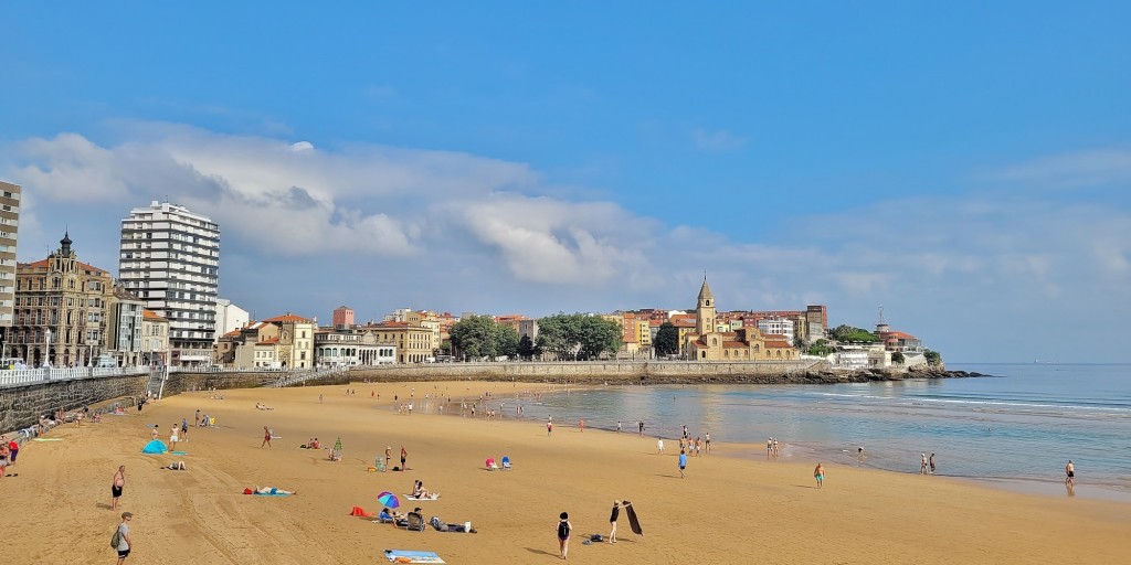 Foto: Playa de San Lorenzo - Gijón (Asturias), España