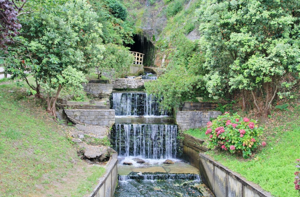 Foto: Salida del túnel - Cudillero (Asturias), España
