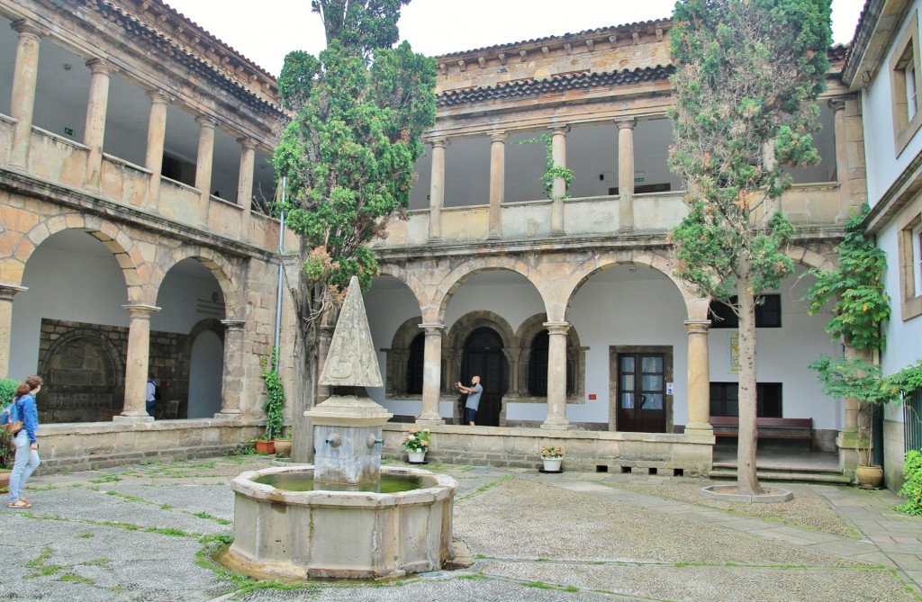 Foto: Colegio - Avilés (Asturias), España