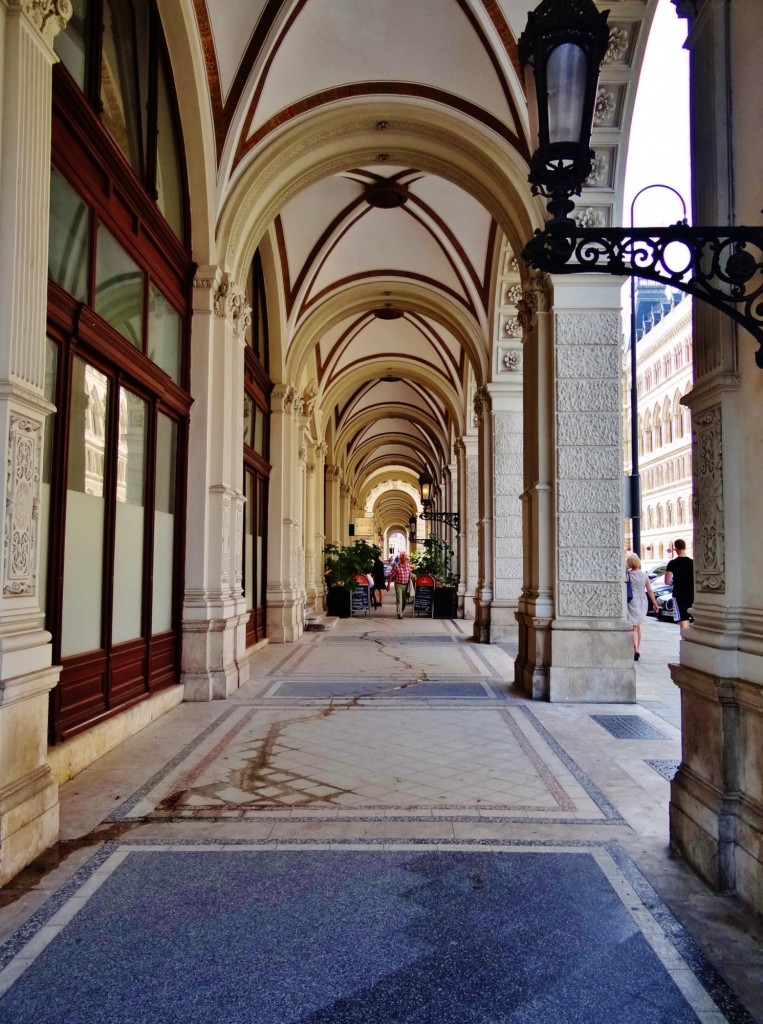 Foto: Lichtenfelsgasse - Rathausplatz - Wien (Vienna), Austria