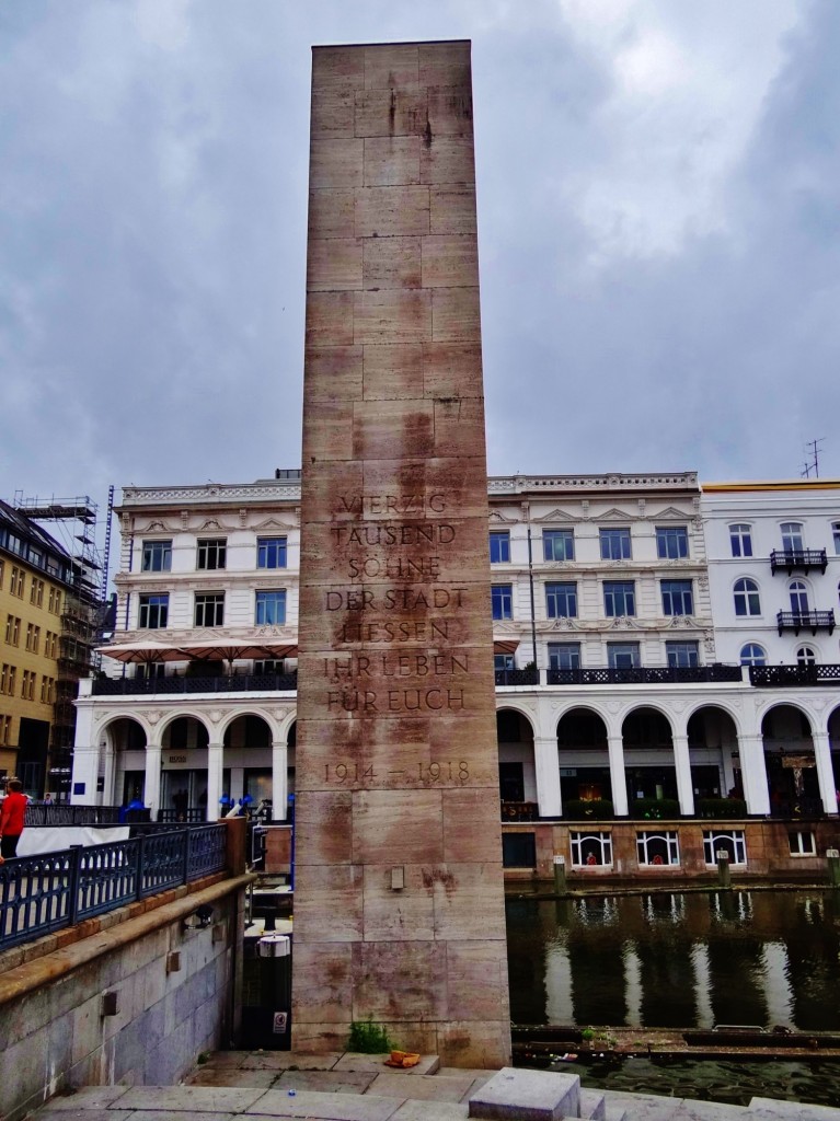 Foto: Denkmal für die Gefallenen beider Weltkriege - Hamburg (Hamburg City), Alemania