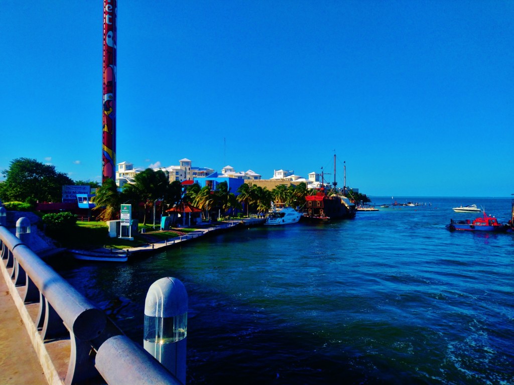 Foto: Paseo Kukulcán - Cancún (Quintana Roo), México