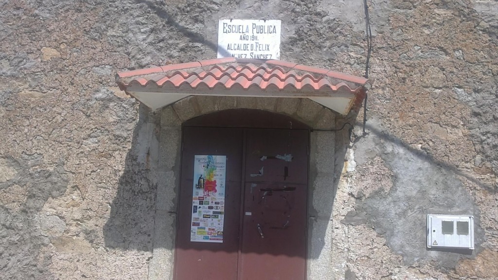 Foto: Antiguas escuelas - Nava de Béjar (Castilla y León), España