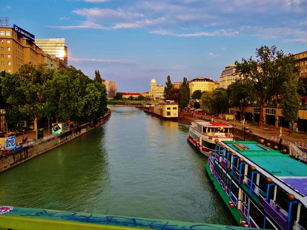 Foto: Donaukanal - Wien (Vienna), Austria