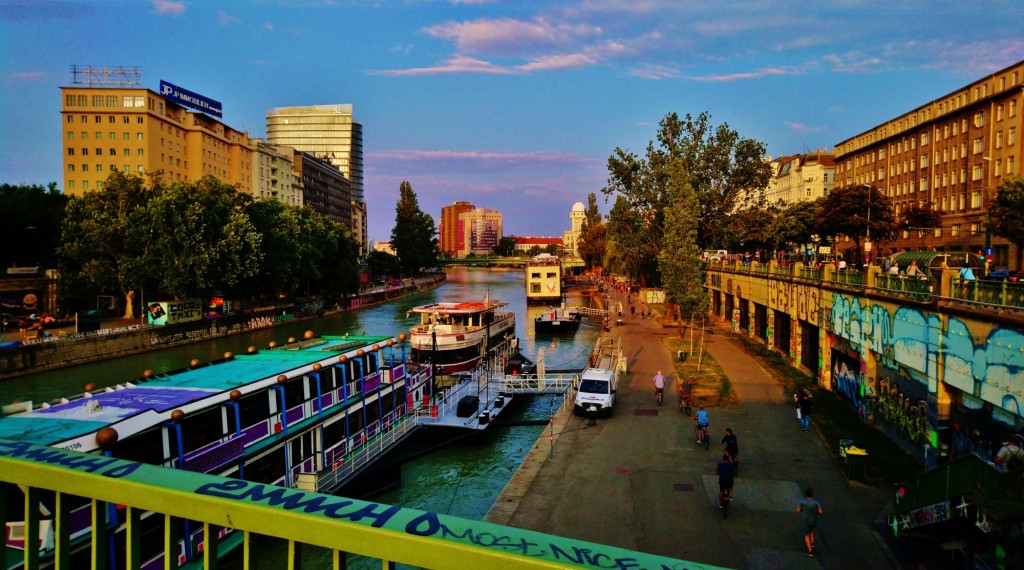 Foto: Donaukanal - Wien (Vienna), Austria