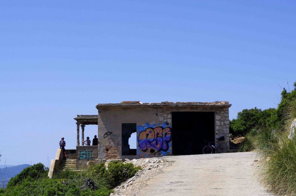Foto: EL edificio abandonado - Pollensa - Formentor (Illes Balears), España