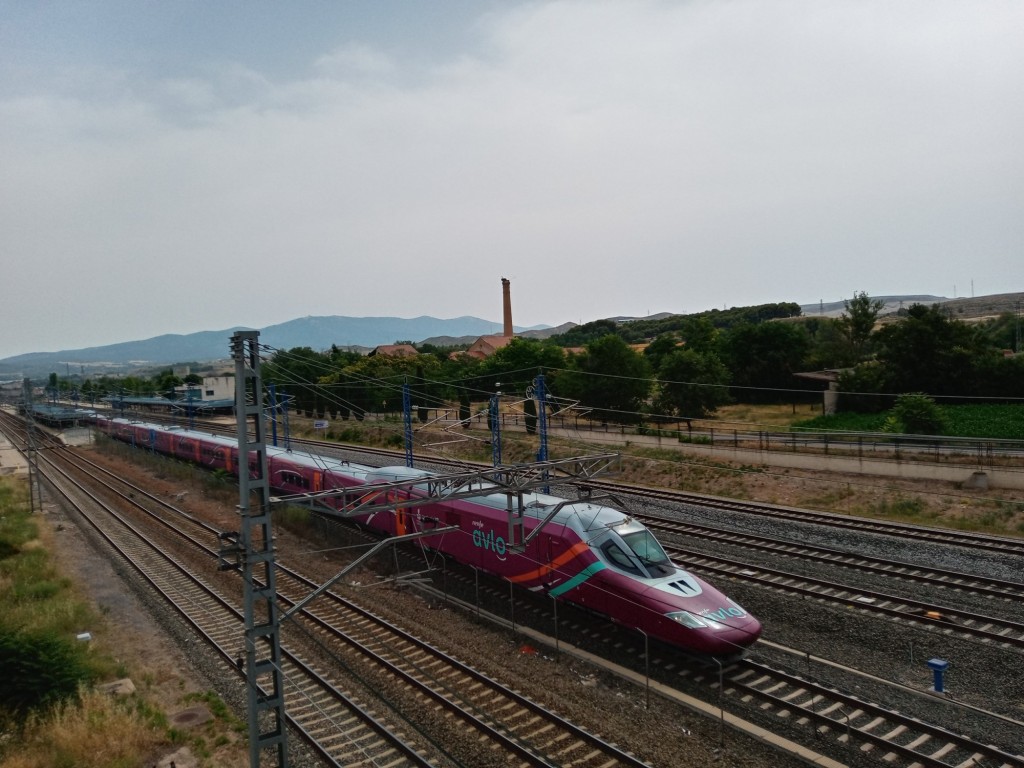 Foto: Paso del AVLO - Calatayud (Zaragoza), España