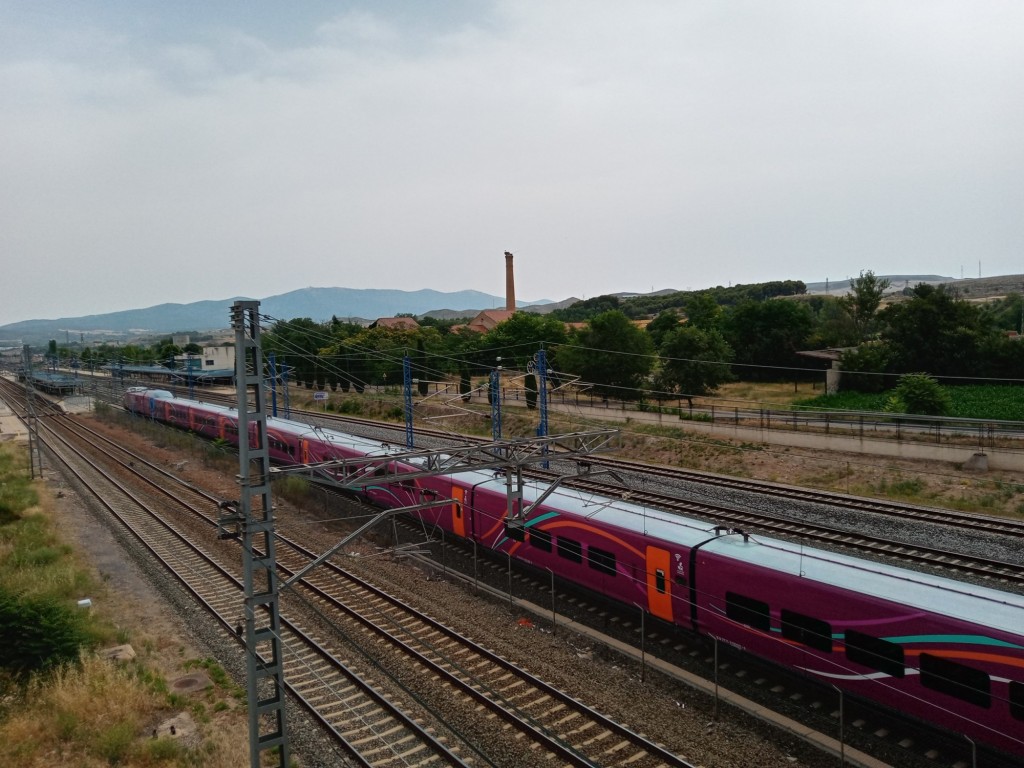 Foto: Paso del AVLO - Calatayud (Zaragoza), España