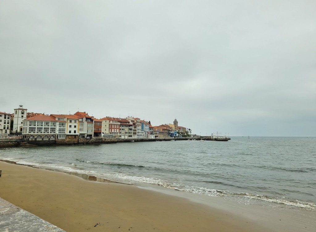 Foto: Playa de la Ribera - Luanco (Asturias), España