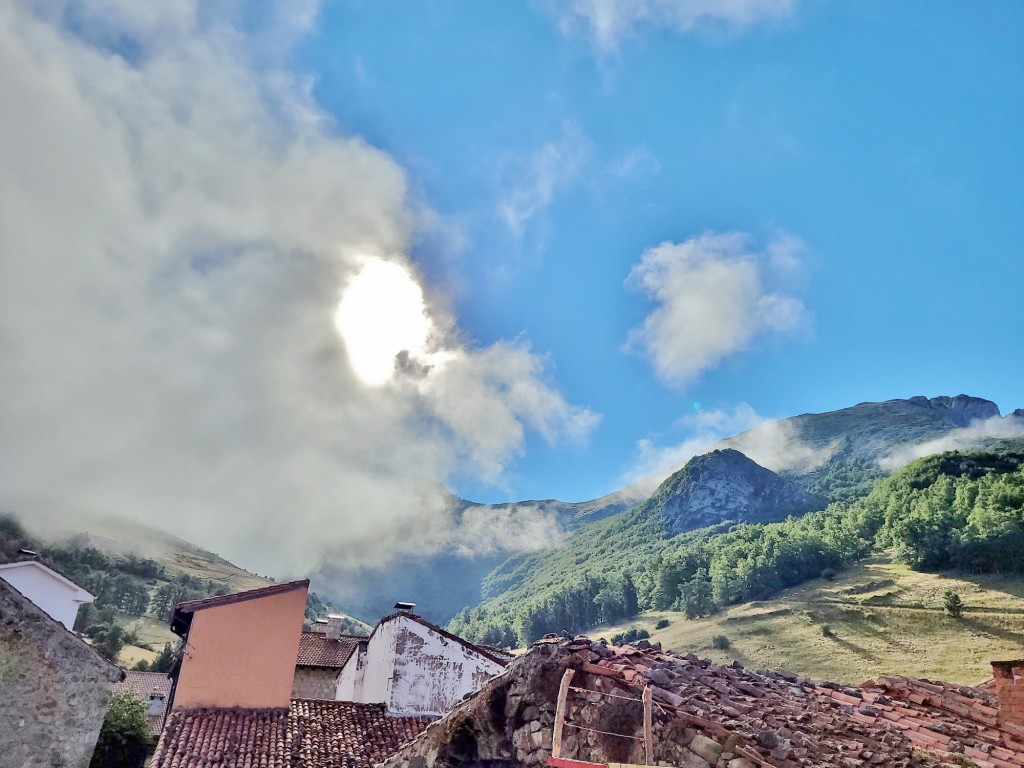 Foto: Vista del pueblo - Sotres (Asturias), España