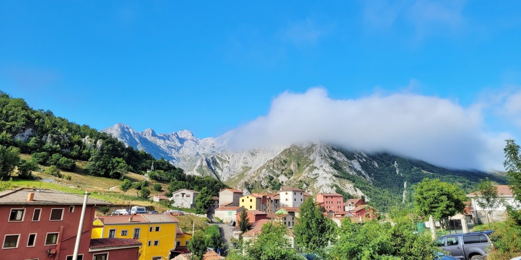 Foto: Vista del pueblo - Sotres (Asturias), España
