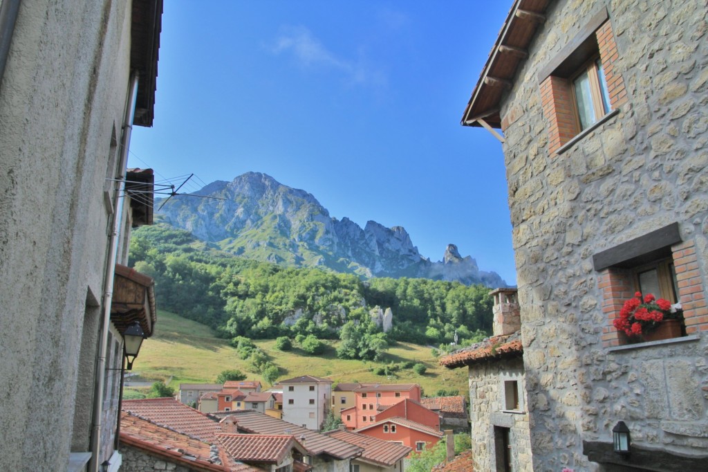 Foto: Vista del pueblo - Sotres (Asturias), España