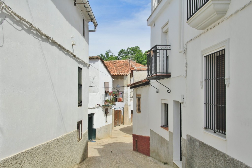 Foto: Vista del pueblo - Fuenteheridos (Huelva), España