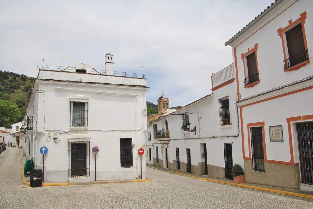 Foto: Vista del pueblo - Almonáster la Real (Huelva), España
