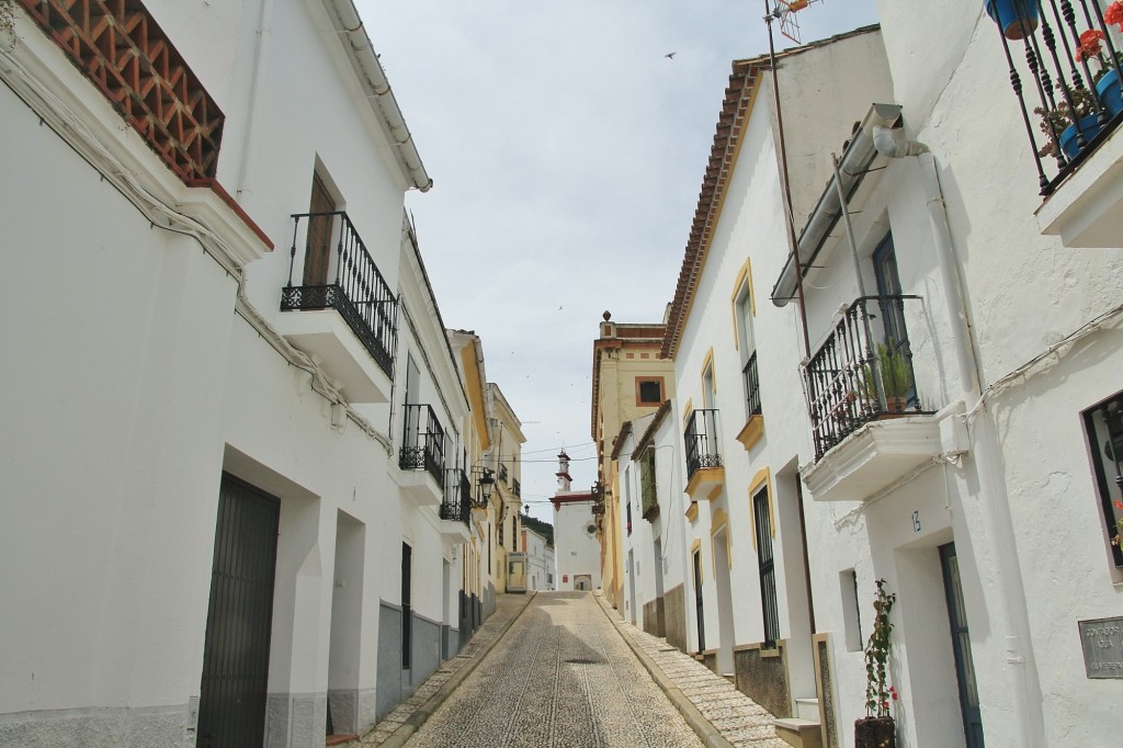 Foto: Vista del pueblo - Almonáster la Real (Huelva), España