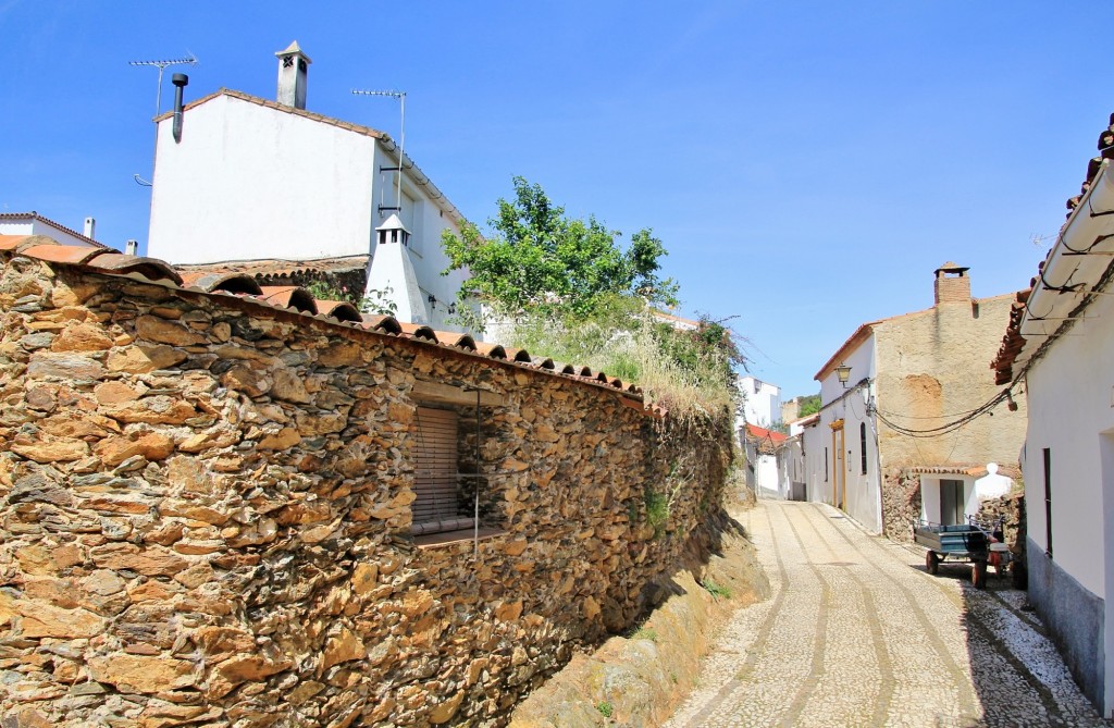 Foto: Vista del pueblo - Cortelazor (Huelva), España