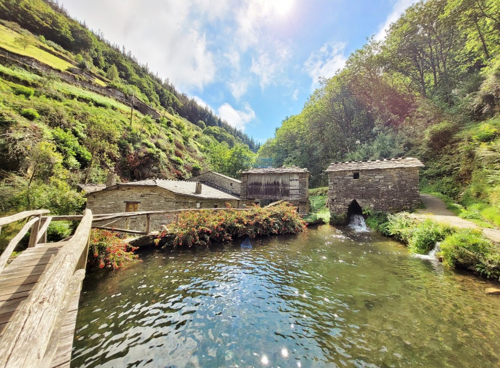 Foto: Conjunto etnográfico Os Teixois - Taramundi (Asturias), España