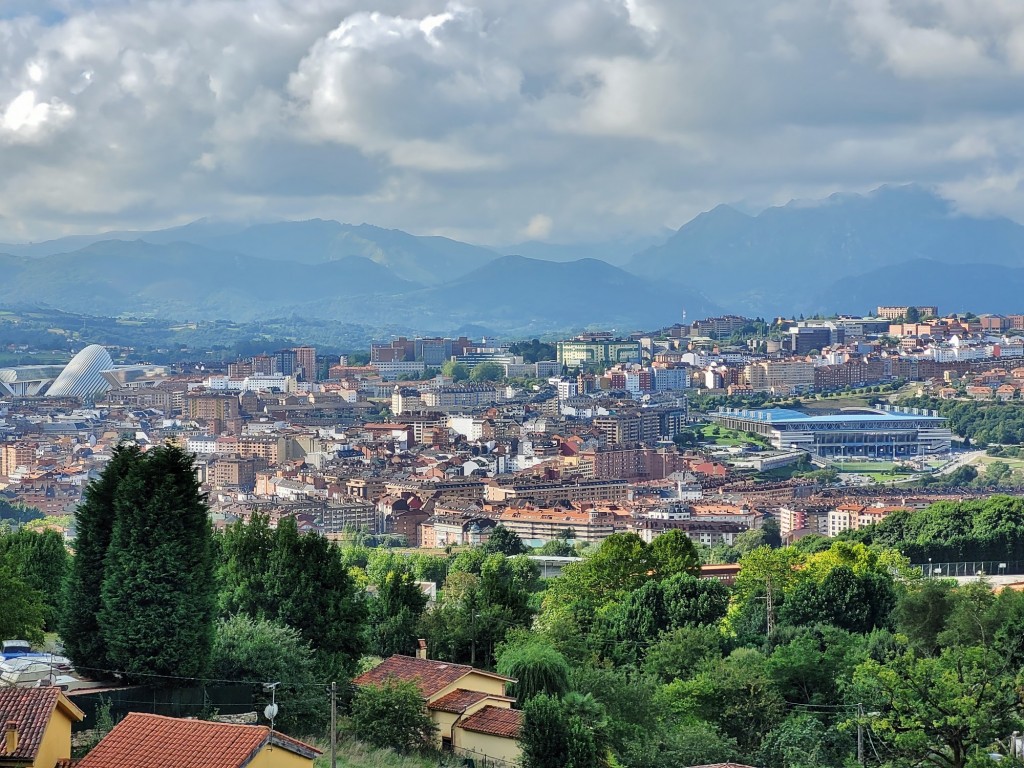 Foto: Vistas de la ciudad - Oviedo (Asturias), España