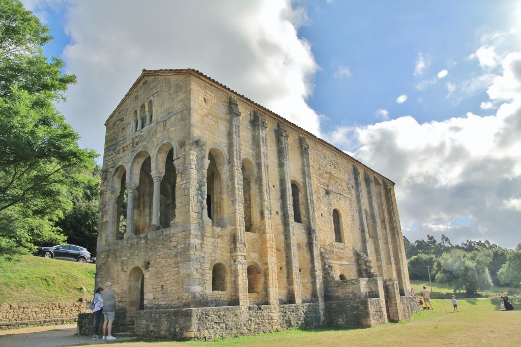 Foto: Santa María del Naranjo - Oviedo (Asturias), España
