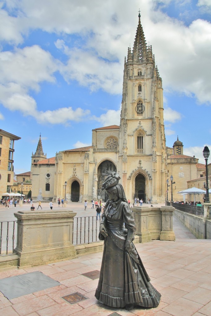 Foto: Homenaje a La Regenta - Oviedo (Asturias), España