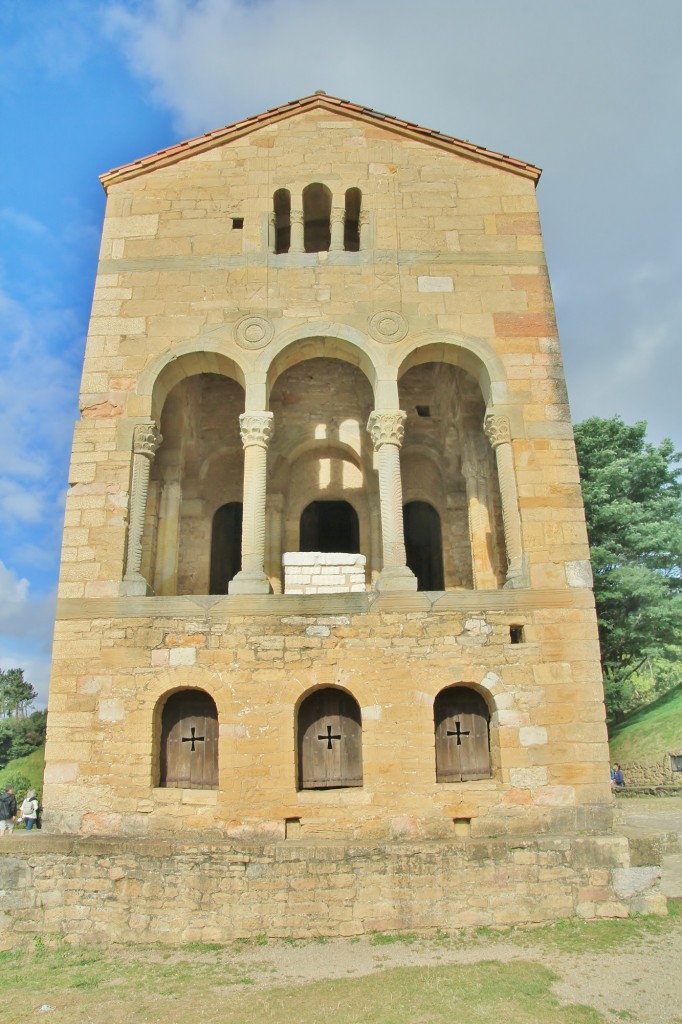 Foto: Santa María del Naranjo - Oviedo (Asturias), España
