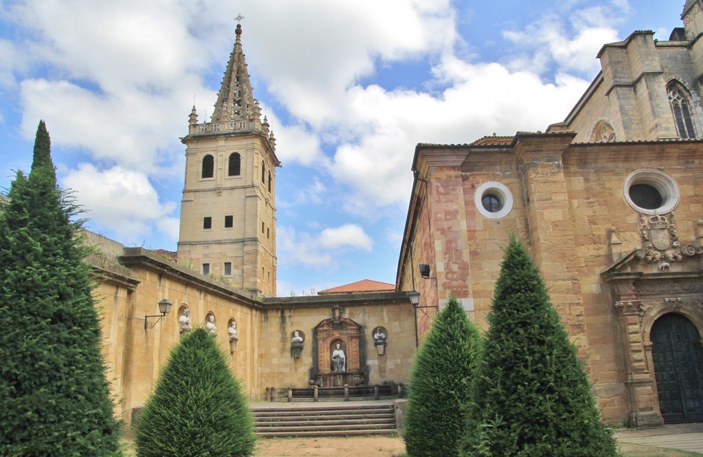 Foto: Catedral de El Salvador - Oviedo (Asturias), España