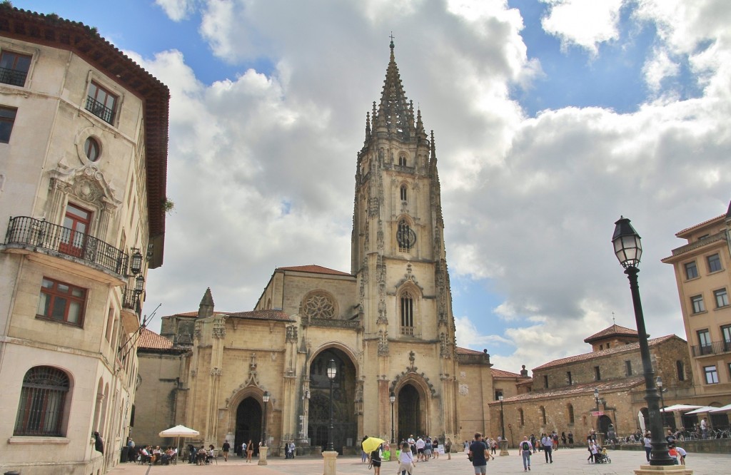 Foto: Catedral - Oviedo (Asturias), España
