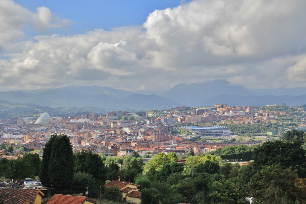 Foto: Vistas de la ciudad - Oviedo (Asturias), España