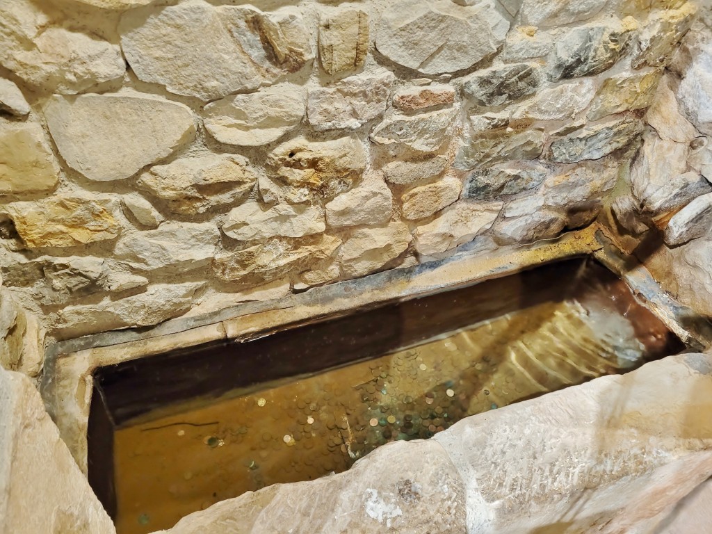 Foto: Monasterio de San Pedro - Villanueva de Cangas de Onís (Asturias), España