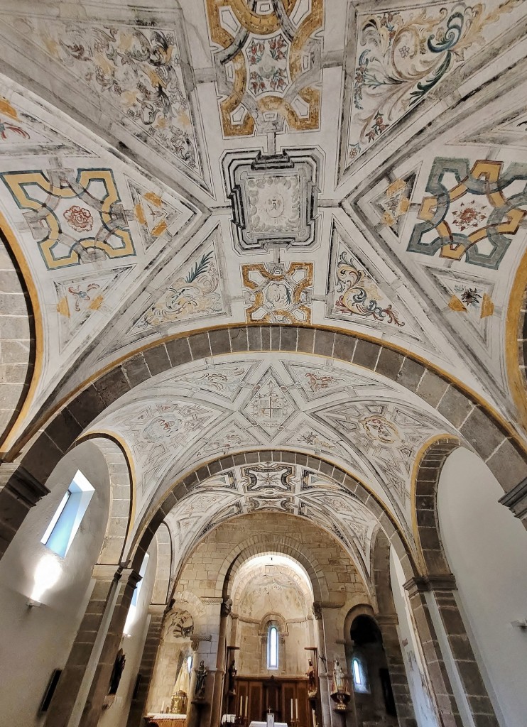 Foto: Monasterio de San Pedro - Villanueva de Cangas de Onís (Asturias), España