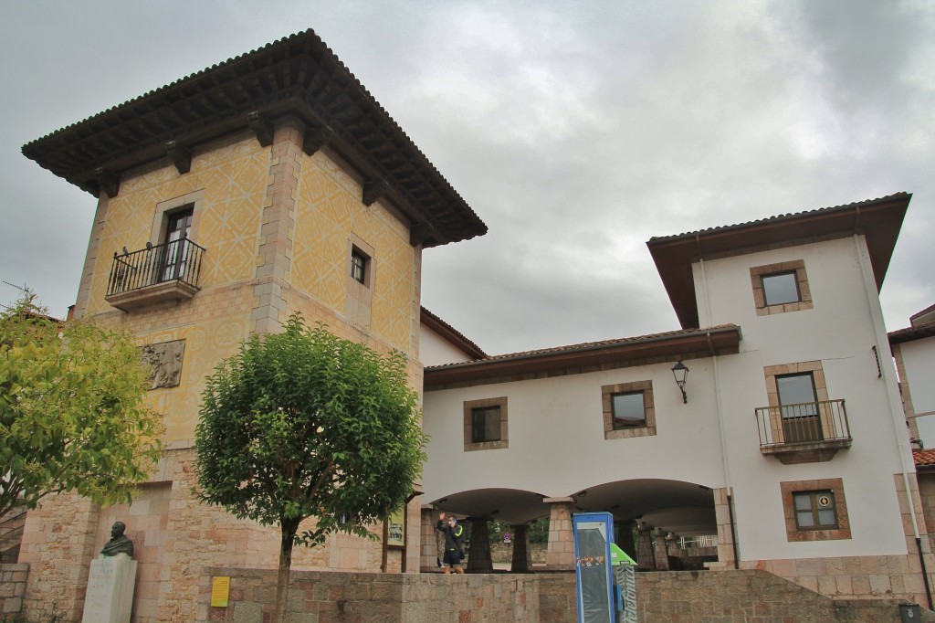 Foto: Vista de la ciudad - Cangas de Onís (Asturias), España