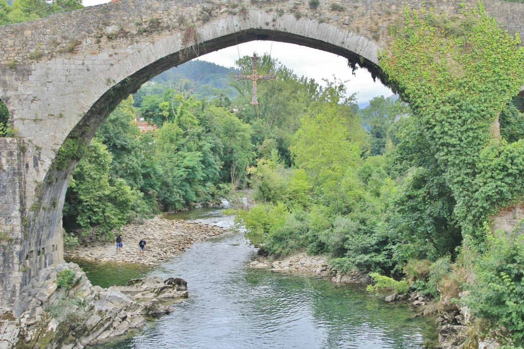 Foto: Puente romano - Cangas de Onís (Asturias), España