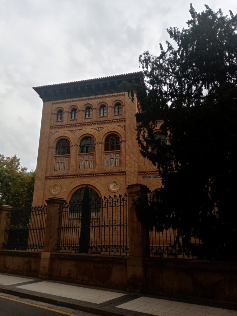 Foto: Antigua facultad de medicina - Zaragoza (Aragón), España