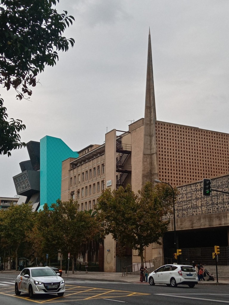 Foto: Parroquia del Carmen y Museo Pablo Gargallo - Zaragoza (Aragón), España