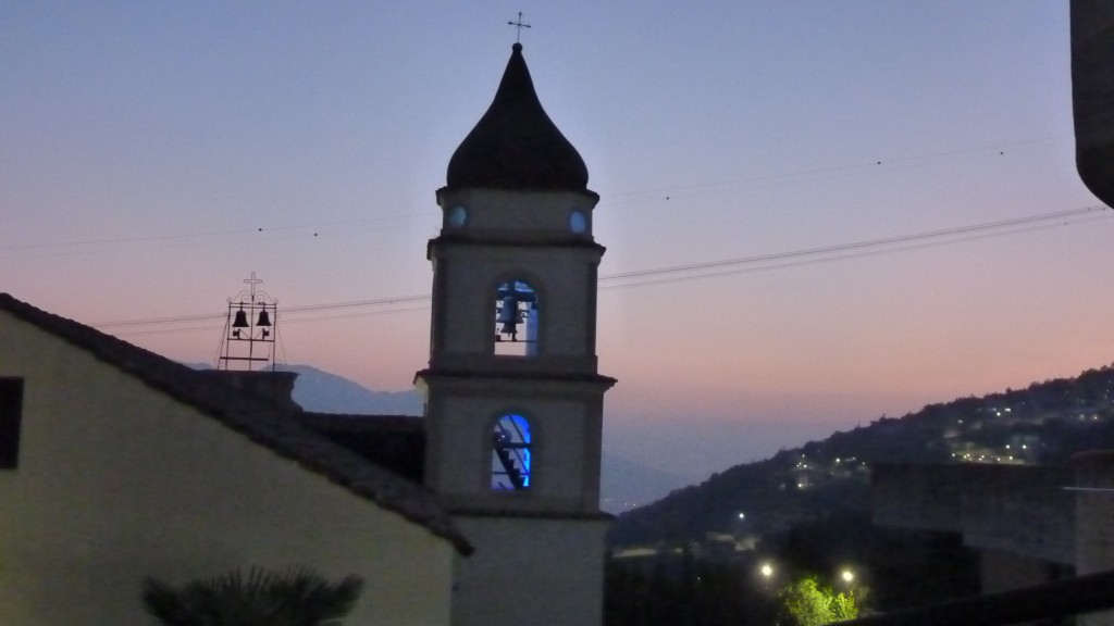 Foto: Puesta de sol - Villa (Campania), Italia