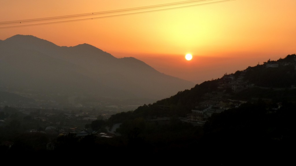 Foto: Puesta de sol - Villa (Campania), Italia