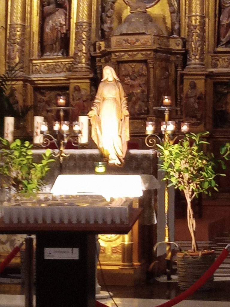 Foto: La Reina de Radio María en la parroquia de Santa María - Calatayud (Zaragoza), España