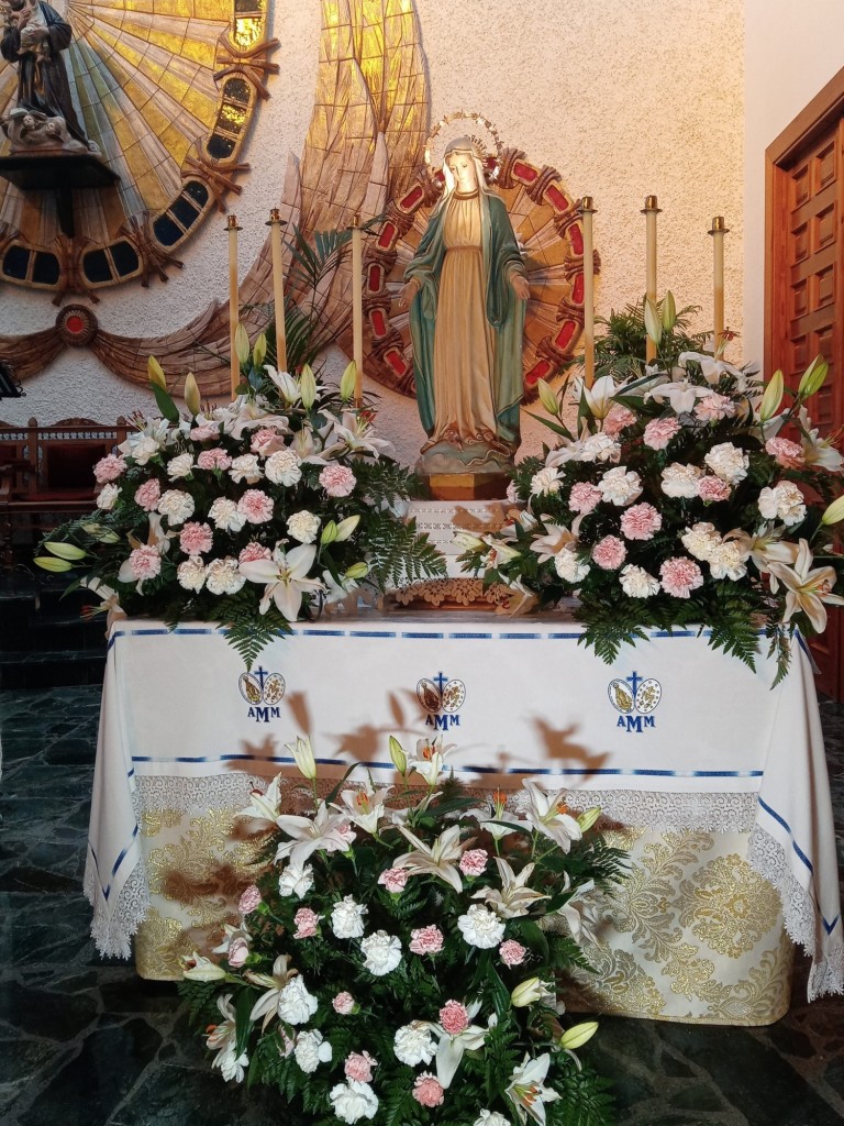Foto: La Virgen de la Medalla Milagrosa en la parroquia de San Antonio - Calatayud (Zaragoza), España