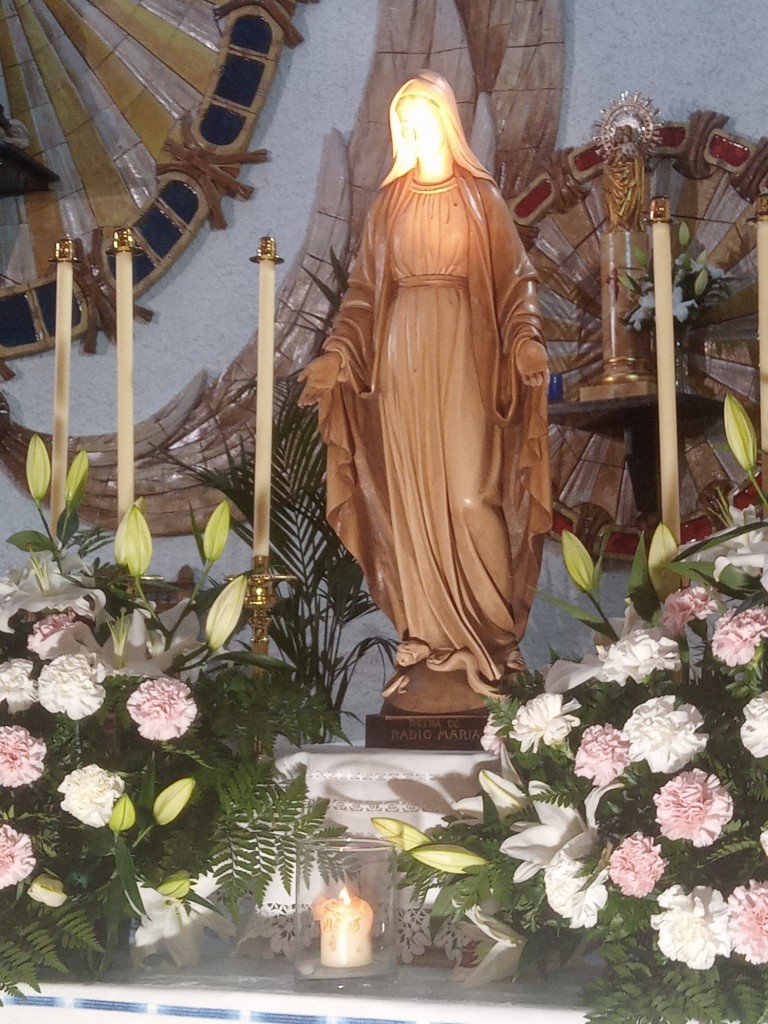 Foto: La Reina de Radio María en la parroquia de San Antonio - Calatayud (Zaragoza), España
