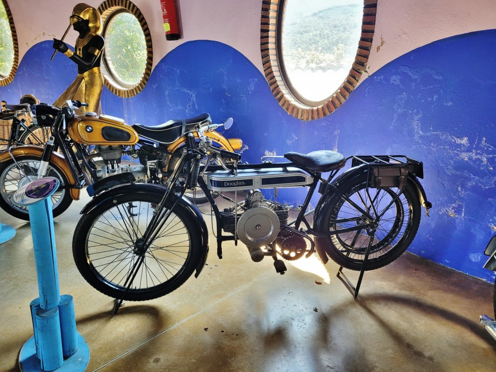 Foto: Museo de la moto y el coche clásico - Hervás (Cáceres), España