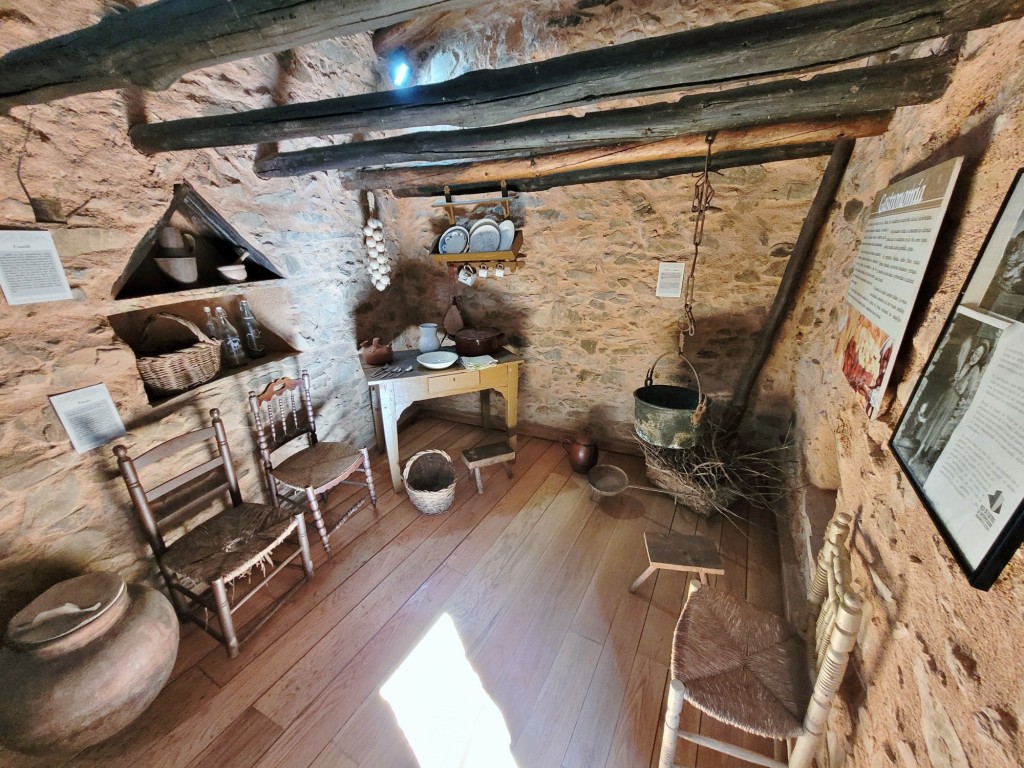 Foto: Interior de una casa - El Gasco (Cáceres), España