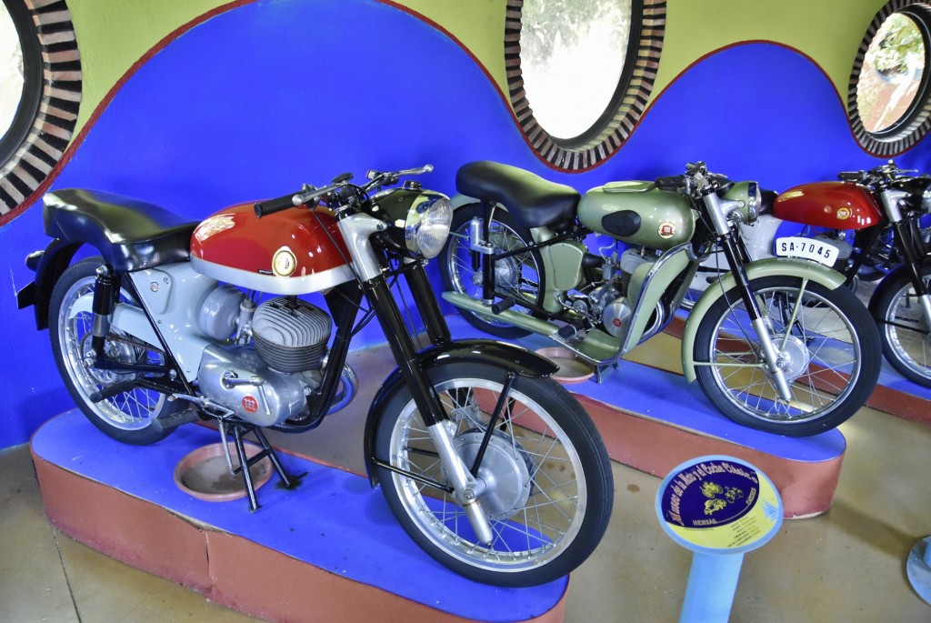 Foto: Museo de la moto y el coche clásico - Hervás (Cáceres), España